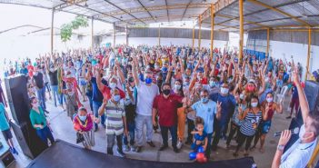 EM EVENTO DE PRÉ-CAMPANHA, OSMAR FILHO E NETO EVANGELISTA SÃO OVACIONADOS POR MORADORES DO SÃO FRANCISCO