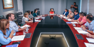 Iracema Vale reúne deputados e diretores para discutir celebração aos 190 anos da Assembleia Legislativa