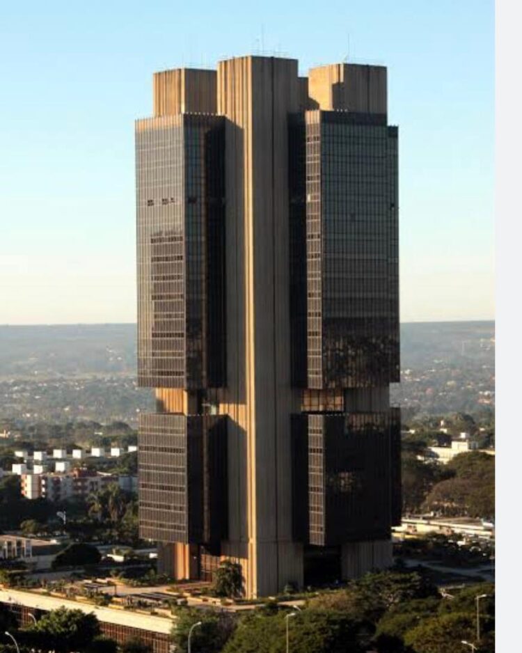 Antes tarde do que nunca: Governo sinaliza compromisso em equacionamento do problema fiscal e dólar cai para R$ 6,12