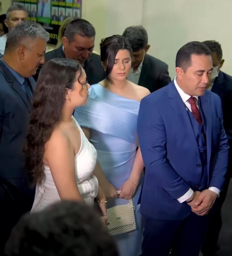 André da Ralpnet, o menino do interior, assume a prefeitura e garante reconstruir a cidade de Pinheiro.