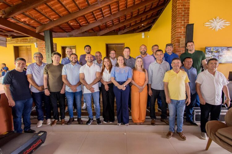 Famem unida e forte: Prefeitos do Médio Sertão também defendem o nome de Roberto Costa na presidência da entidade
