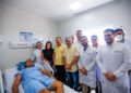 Brandão visita policial Jefferson Castelo Branco, que recebeu alta hospitalar após ser baleado