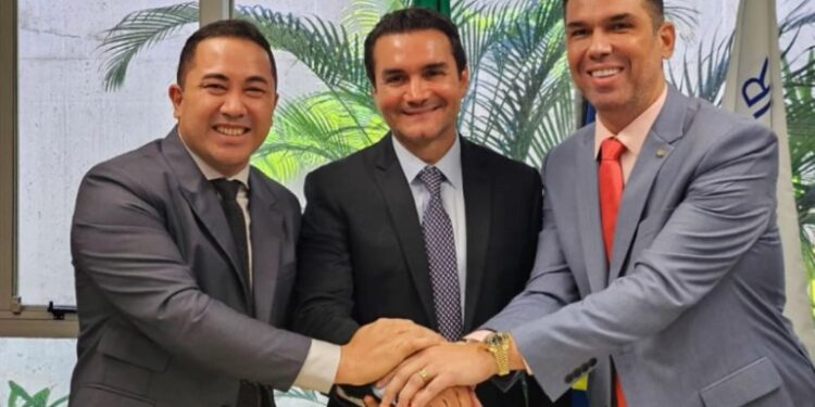 Em Brasília, Prefeito André da RalpNet garante investimentos para o Município de Pinheiro