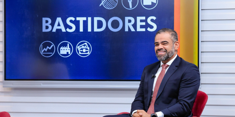 Em entrevista, Paulo Victor confirma pré-candidatura a deputado estadual e fala sobre momento da Câmara