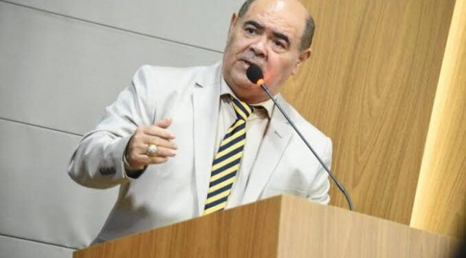 UM OPRESSOR ABUSIVO!