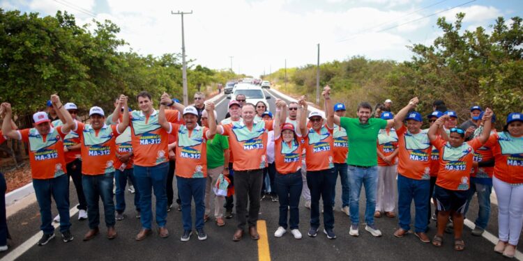 Brandão entrega implantação da MA-312 que liga os Lençóis ao Delta do Parnaíba