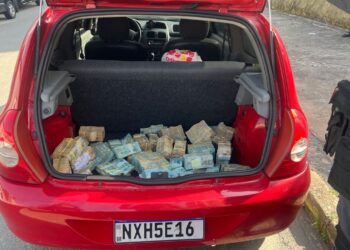 Justiça está próxima de divulgar a procedência e o destino do milhão encontrado na mala do veículo RenaultClio da família Braide