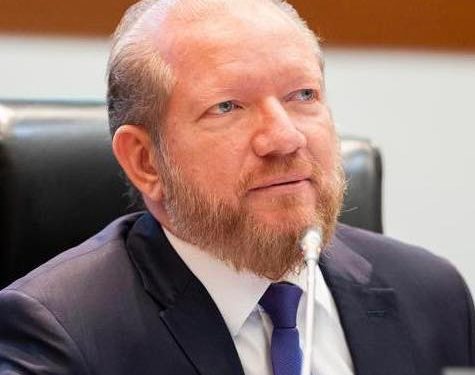 O fracasso anunciado: ambição, imprensa e a queda de Othelino Neto