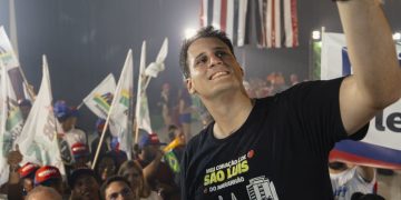 Ato gigantesco com adesão de mais de 40 suplentes de vereadores de São Luís impulsiona pré-candidatura de Orleans Brandão na capital