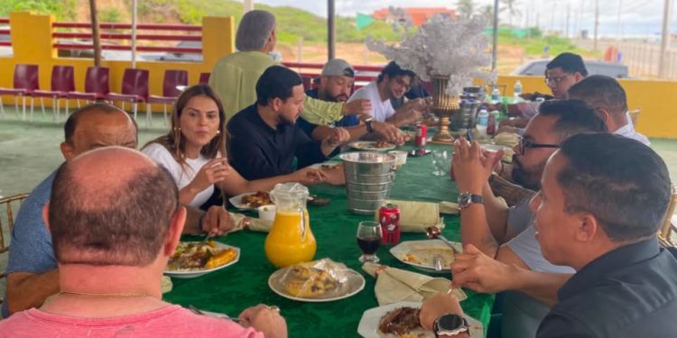 Eleição para a Mesa Diretora e relação com Esmênia Miranda marcam almoço na Avenida Litorânea