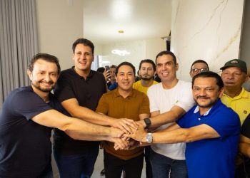 Orleans Brandão fortalece alianças políticas na Baixada Maranhense durante agenda em Pinheiro