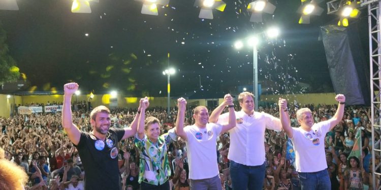 Vereador Marquinhos reúne multidão no Vila Luizão para lançar candidatos e promete desenvolvimento para o bairro