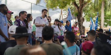 Orleans Brandão recebe apoio da prefeita Paula do Quininha e de lideranças durante caminhada em Itinga