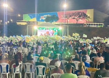 Mais de 10 mil pessoas participam de ato político comandado por Astro de Ogum no Barreto